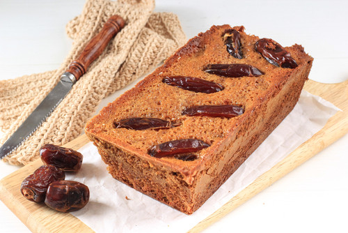 Recette de cake aux dattes : moelleux, fondant et naturellement sucré