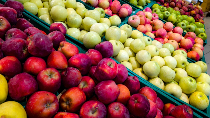 pommes dans un supermarché
