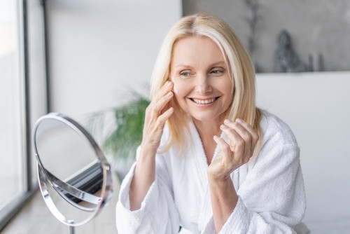 5 solutions contre le relâchement de la peau : agir efficacement et durablement