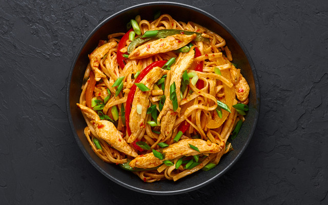 Wok de nouilles au poulet