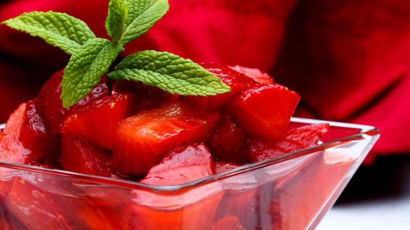 Salade de fraises à la menthe