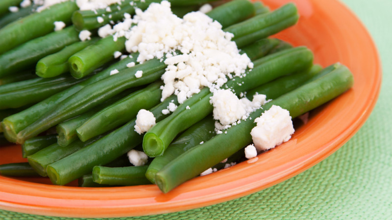 Salade de haricots verts, noix et feta