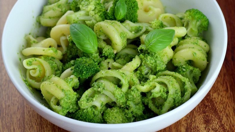 Pâtes au pesto maison et brocoli