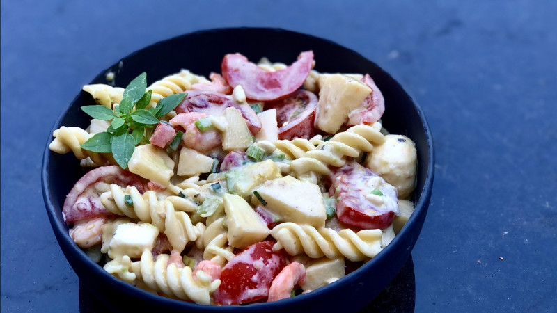 Salade tomates crevettes mozzarella