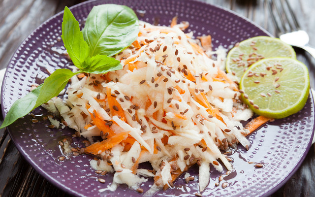 Salade de radis noir aux noisettes