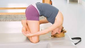 Ventre plat & dos souple : le “Crabe” en Pilates, l’exercice surprenant qui change tout