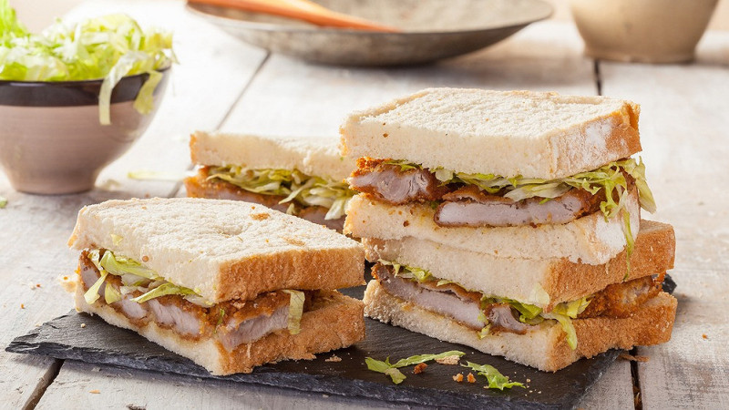 Le “katsu sando” japonais : ce sandwich ultra croustillant et fondant va révolutionner vos déjeuners