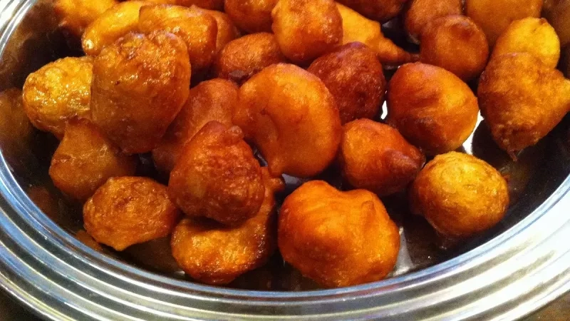 Recette de Mikate : les célèbres beignets africains moelleux