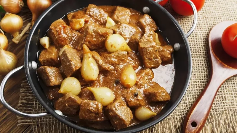   Recette de bœuf mironton : le grand classique de la cuisine française anti-gaspillage