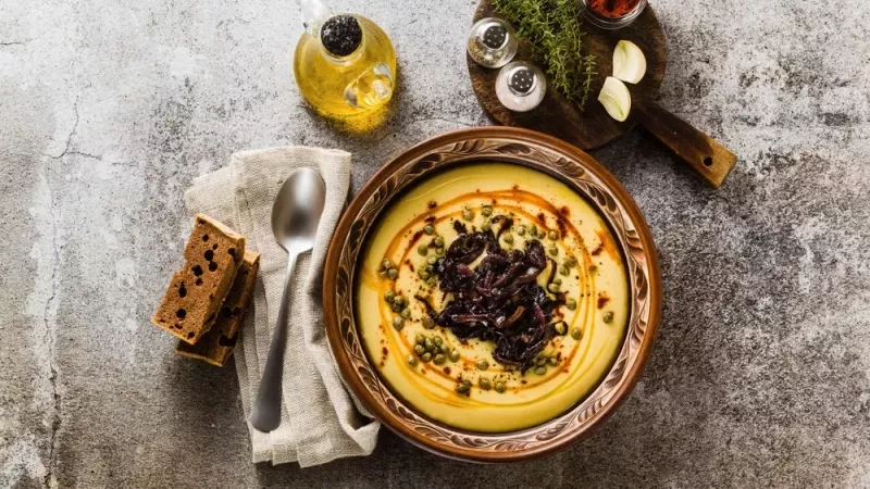 Recette de fava grecque : la purée de pois cassés crémeuse venue des Cyclades