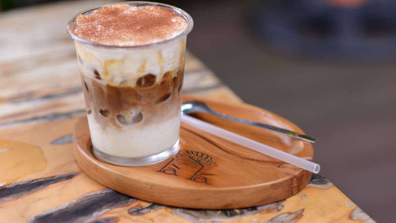 Cloud Coffee : la boisson glacée qui affole les réseaux… mais hydrate-t-elle vraiment mieux qu’un café classique ?