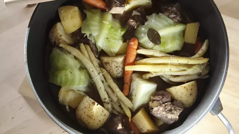 Recette de hochepot : le pot-au-feu traditionnel du Nord
