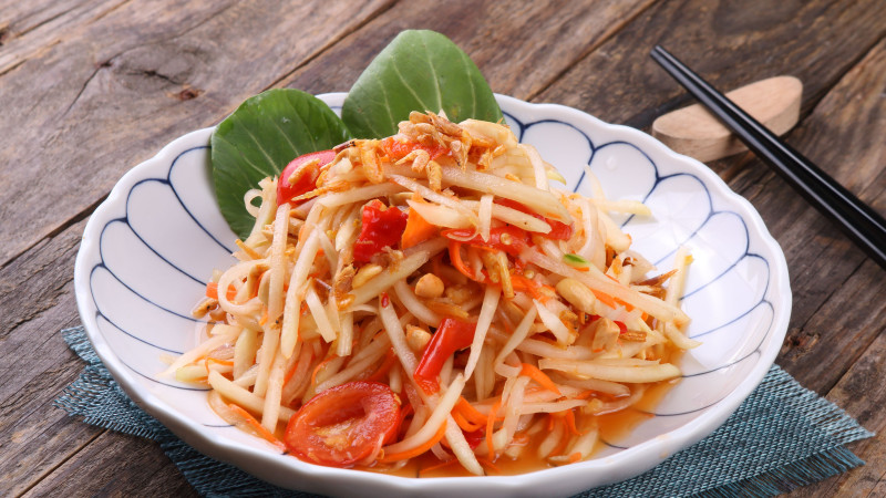 10 salades thaïlandaises fraîches et pleines de saveurs