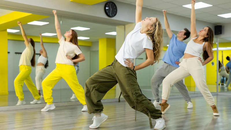 jeunes qui dansent du hiphop