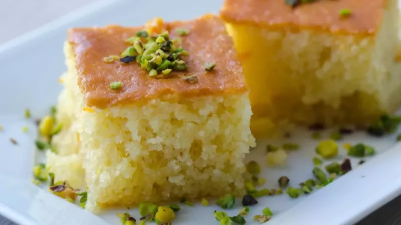 Recette de revani : le délicieux gâteau de semoule au sirop