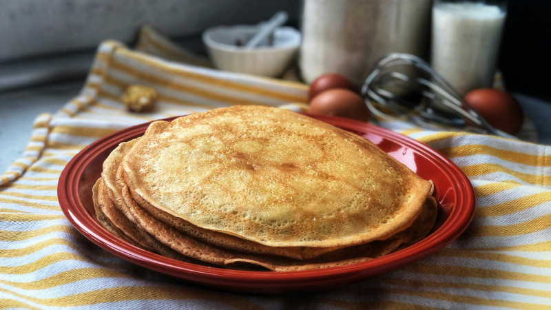 Pancakes breakfast.
Ingredients: Eggs, milk, water, flour, butter, sugar, salt.
Prep time: 25 min.
Shot in Montana, Bulgaria with iPhone X.