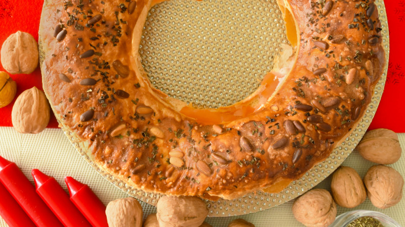 Roscón de Reyes salado, de salmón y queso.